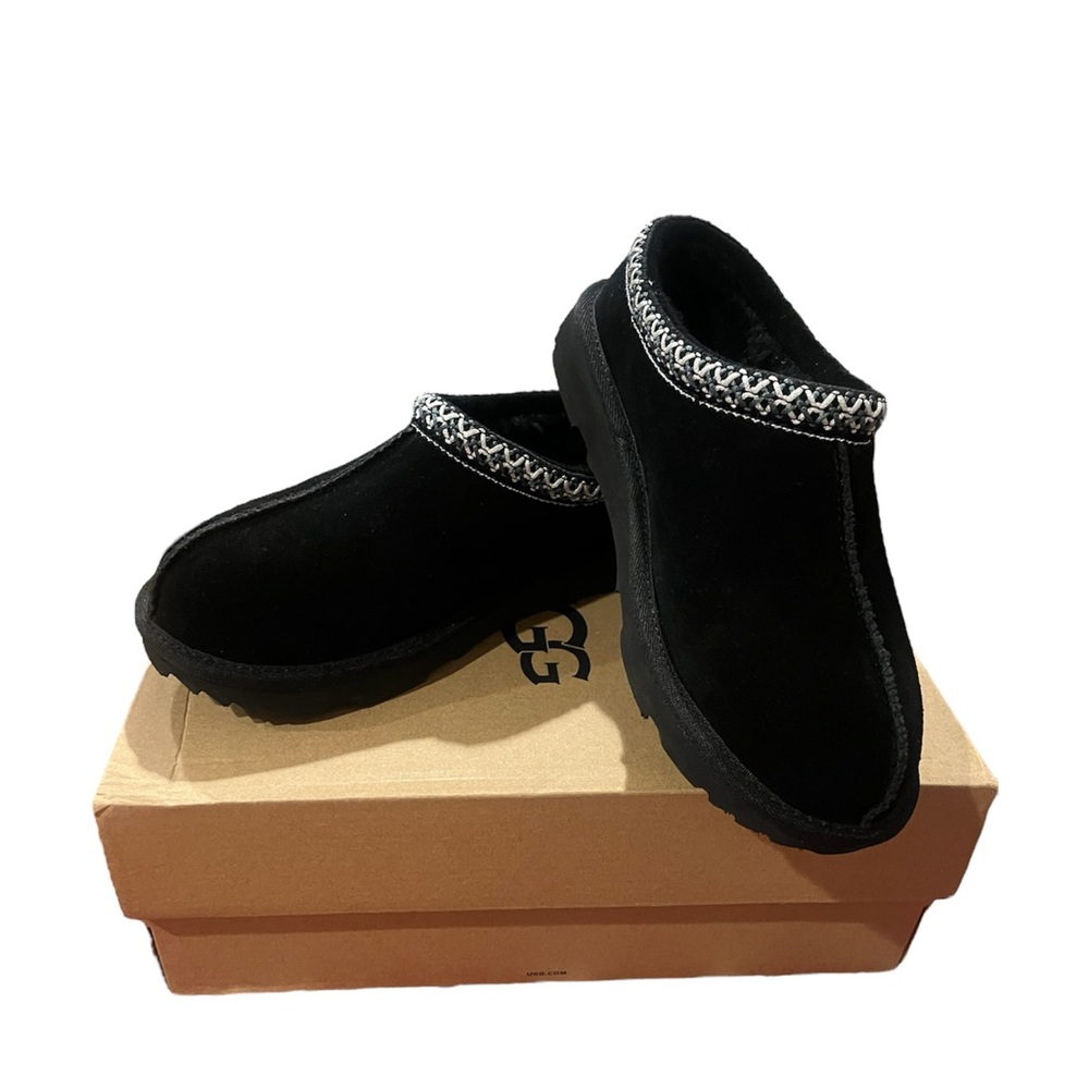 UGG SLIPPERS